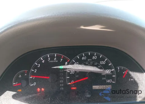 2005 Toyota Camry Le z USA, uszkodzony, nr VIN 4T1BE32KX5U519952